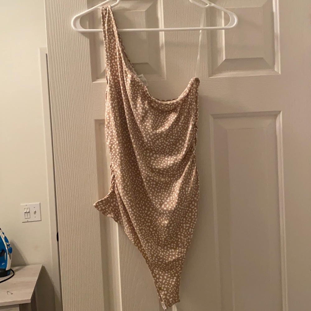 One shoulder Leopard bodysuit with synch sides